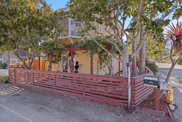 3614 Moana Way, Santa Cruz CA: https://media.crmls.org/mediaz/ca11e836-f1b0-4dbb-b35d-d7bb81d7f2ac.jpg
