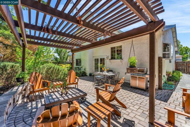 102 Monasterio Ct, San Ramon CA: https://media.crmls.org/mediaz/ca11f60f-6a07-49d4-9b6e-362c69ba70a5.jpg