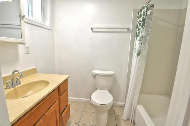 Image 23 of 27 For 3521 Midvale Ave