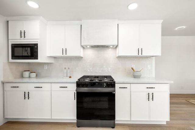 Detail Gallery Image 13 of 44 For 1711 Alhudson Dr, Escondido,  CA 92029 - 4 Beds | 2/1 Baths