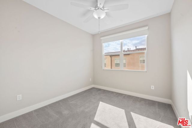 4372 Paxton Place, Calabasas CA: https://media.crmls.org/mediaz/ca124b5e-0ac2-43de-985d-1cb0178e27a5.jpg