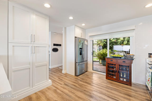 6766 Las Olas Way, Malibu CA: https://media.crmls.org/mediaz/ca136f70-f19c-492d-8285-1d7a40bb2f74.jpg