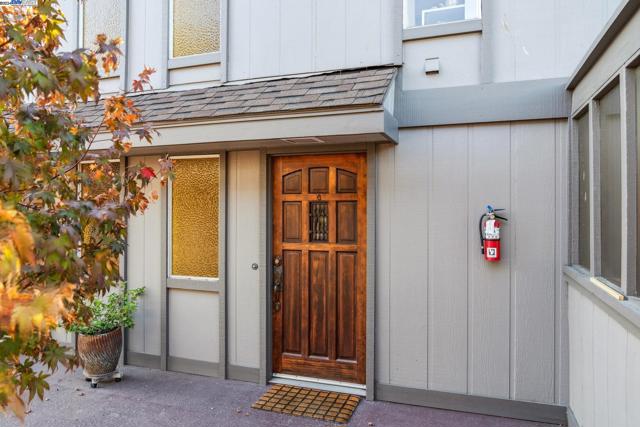 2106 Otis Dr, Alameda CA: https://media.crmls.org/mediaz/ca13b254-3621-430b-b683-8a94863221b3.jpg