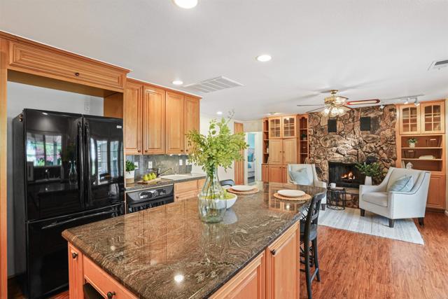 549 Eldorado Drive, Escondido CA: https://media.crmls.org/mediaz/ca13b33f-6370-4f5f-a5da-12f3816b7d0a.jpg