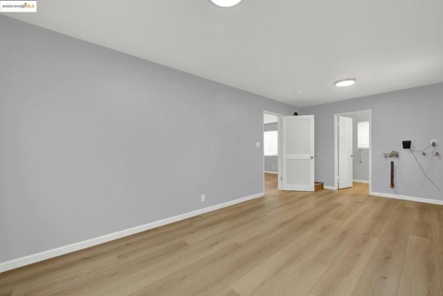 2524 Parker Ave, Oakland CA: https://media.crmls.org/mediaz/ca13e4e0-e5b7-4945-b3c4-b9570540a3d4.jpg
