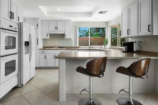 7 Florentina Drive, Rancho Mirage CA: https://media.crmls.org/mediaz/ca13f9c9-85aa-454f-980f-f303dcc66786.jpg