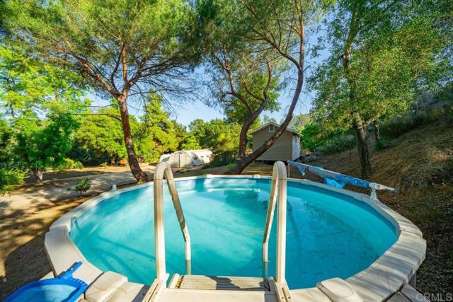 16635 Highland Valley Rd, Ramona CA: https://media.crmls.org/mediaz/ca13fc2a-c928-4849-8993-11dff21e8daa.jpg