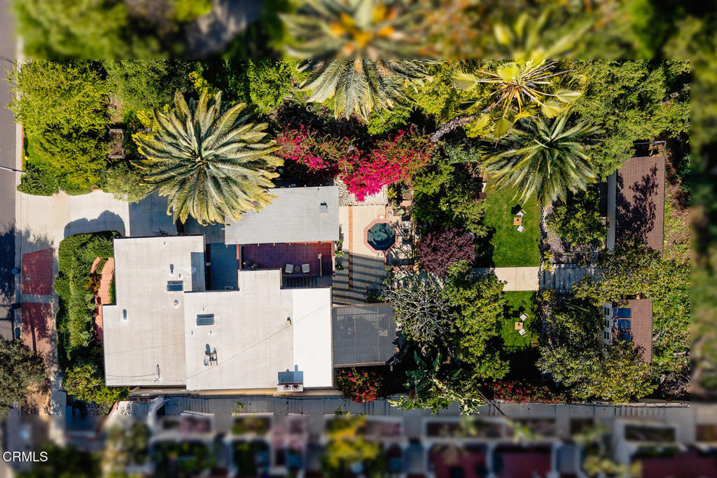 https://media.crmls.org/mediaz/ca14575f-43d4-4aec-9bb7-545f382a93bd.jpg?preset=X-Large