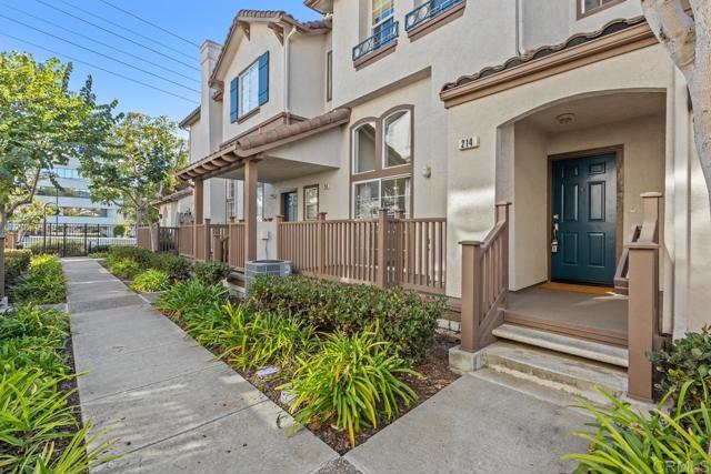 Detail Gallery Image 4 of 33 For 10254 Wateridge Cir #214,  San Diego,  CA 92121 - 2 Beds | 2/1 Baths