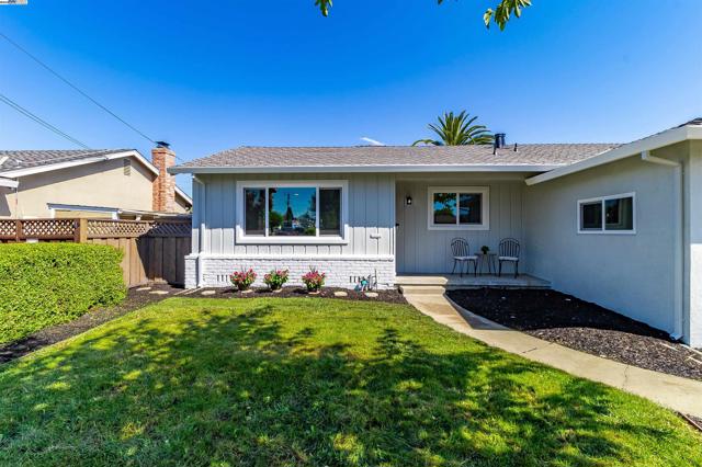 736 Adams Ave, Livermore CA: https://media.crmls.org/mediaz/ca1535a2-baff-4bd4-81c8-df01525ae029.jpg