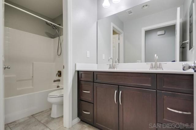 13216 Cuyamaca Vista Dr, Lakeside CA: https://media.crmls.org/mediaz/ca154d33-1377-44f2-8648-97dbe620bce9.jpg