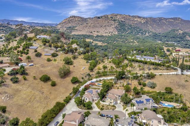 2106 Zachary Gln, Escondido CA: https://media.crmls.org/mediaz/ca156fef-3691-418c-bb4f-74ffe068c989.jpg