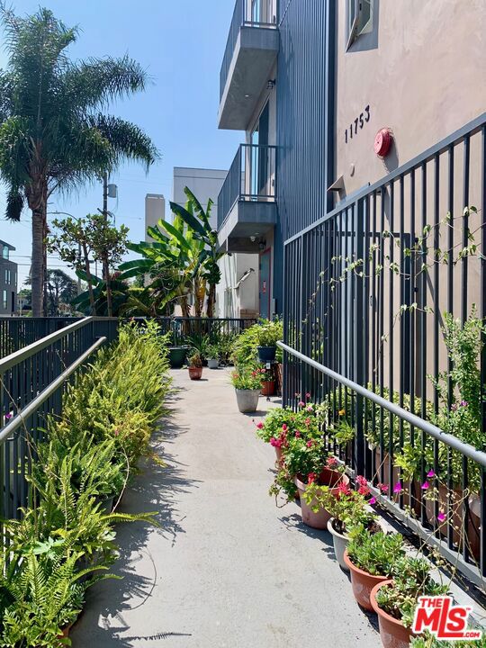 MLS #25616893 image #17