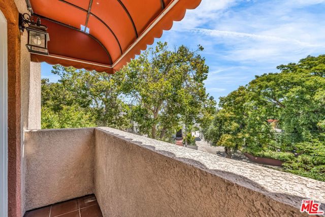 1073 S Mansfield Avenue, Los Angeles CA: https://media.crmls.org/mediaz/ca15d45b-e10f-4e38-97bb-c0201fd721eb.jpg
