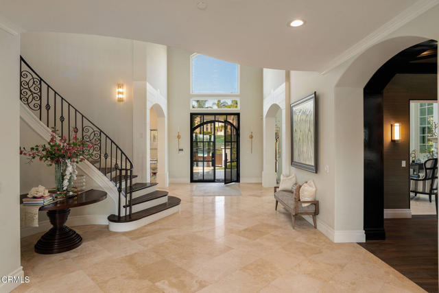 1069 Corte Barroso, Camarillo CA: https://media.crmls.org/mediaz/ca168169-a10c-47fe-ad62-fe9998d94f05.jpg