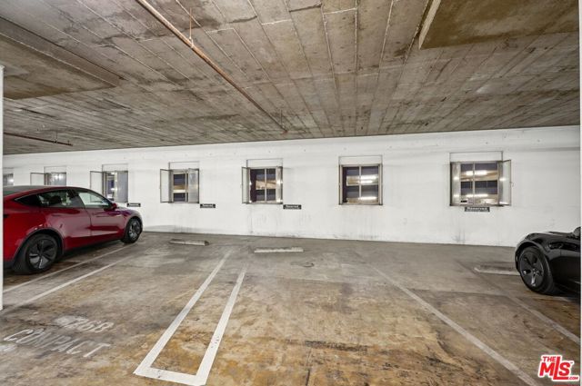 645 W 9th Street, Los Angeles CA: https://media.crmls.org/mediaz/ca169124-b63b-45e7-a8c0-6770dbb5a10e.jpg