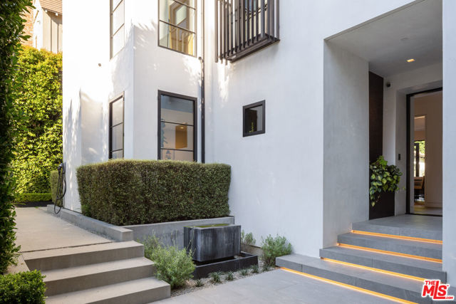 1146 Sierra Alta Way, Los Angeles CA: https://media.crmls.org/mediaz/ca176c33-ed3c-4ac9-9424-3ae985db2368.jpg