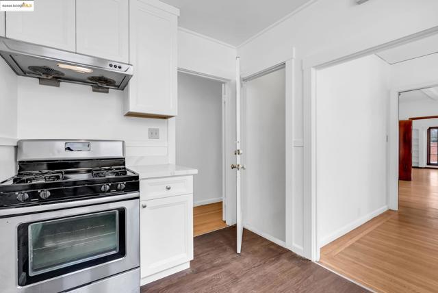 2340 Virginia St, Berkeley CA: https://media.crmls.org/mediaz/ca17a715-cedf-4343-94bc-31e6b4263e45.jpg