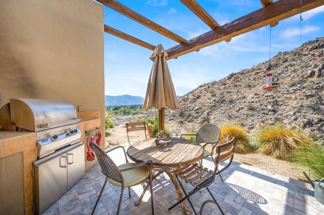 72275 Upper W Way, Palm Desert CA: https://media.crmls.org/mediaz/ca182a5e-991d-4bec-aef9-e76685a63b56.jpg