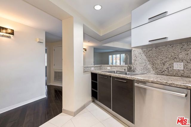 1257 Brockton Avenue, Los Angeles CA: https://media.crmls.org/mediaz/ca1830a3-e4ac-4604-a921-228a470cd144.jpg