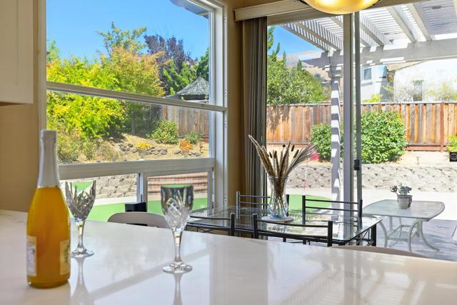553 Lower Vintners Circle, Fremont CA: https://media.crmls.org/mediaz/ca183a09-40d9-4246-b55a-b4762cfb4c04.jpg