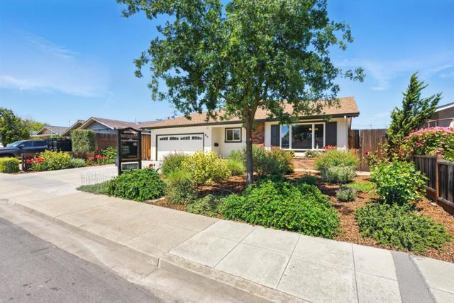 945 Lantana Drive, Sunnyvale CA: https://media.crmls.org/mediaz/ca1849f5-8d09-4f34-8ba1-366b0d0483b1.jpg