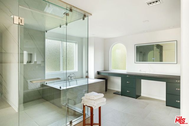 7868 Electra Drive, Los Angeles CA: https://media.crmls.org/mediaz/ca18a856-9f17-4602-86f4-208e23bc26e8.jpg