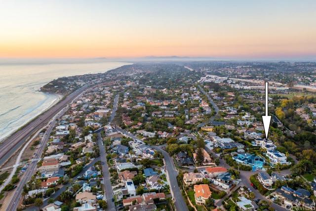 Detail Gallery Image 4 of 36 For 1632 Brahms Rd, Cardiff By The Sea,  CA 92007 - 4 Beds | 4 Baths