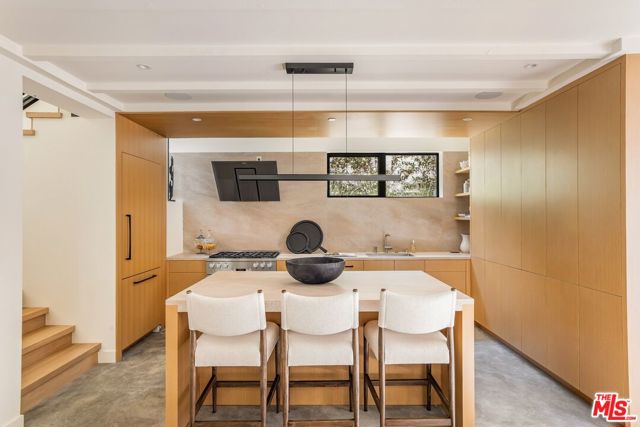 919 1/2 Hilldale Avenue, West Hollywood CA: https://media.crmls.org/mediaz/ca18c32f-60fd-402c-89cb-e19495e6f745.jpg