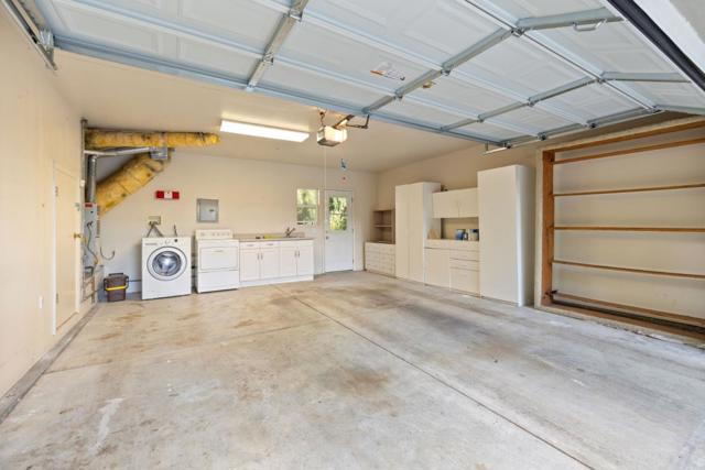 33 Edgewood Way, Santa Cruz CA: https://media.crmls.org/mediaz/ca192a93-0f2f-4507-b467-7af78bac86fa.jpg