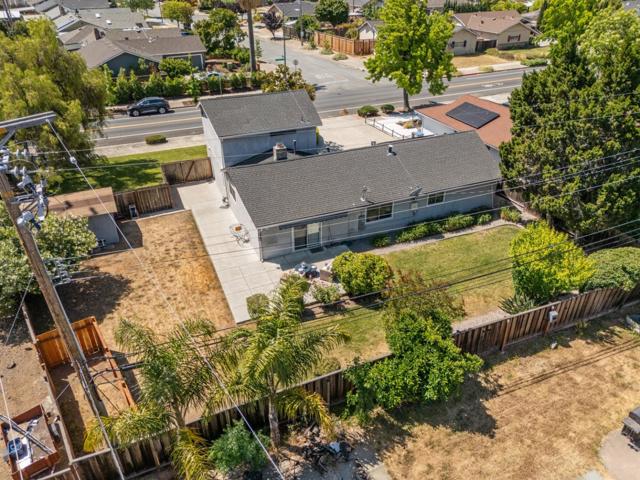 1795 Foxworthy Avenue, San Jose CA: https://media.crmls.org/mediaz/ca192e68-6a11-4671-82f0-4b31504f9014.jpg
