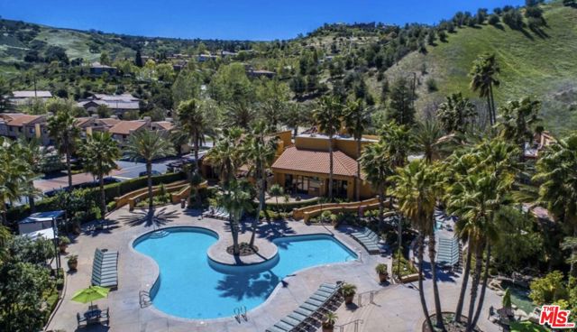 5922 N Las Virgenes Boulevard, Calabasas CA: https://media.crmls.org/mediaz/ca1976ec-db3d-4c0c-995b-408fc6d6c967.jpg