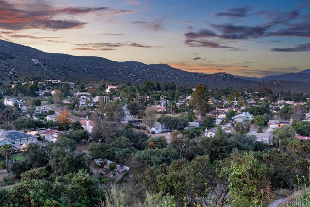 Detail Gallery Image 10 of 16 For 17249 St Helena Dr, Ramona,  CA 92065 - – Beds | – Baths
