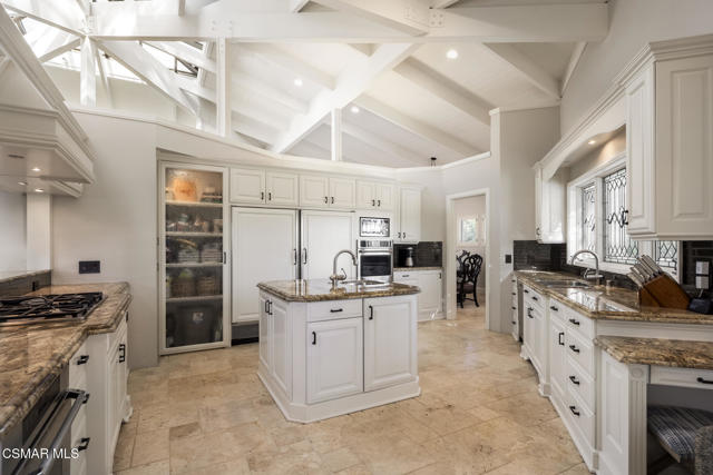 4525 Rayburn Street, Westlake Village CA: https://media.crmls.org/mediaz/ca19f0da-6b8b-401f-8668-0d77dcf7d983.jpg