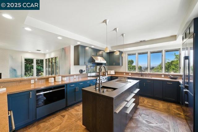 1341 Juanita Dr, Lafayette CA: https://media.crmls.org/mediaz/ca1a7323-029e-4de1-a83f-46277ecd83e9.jpg