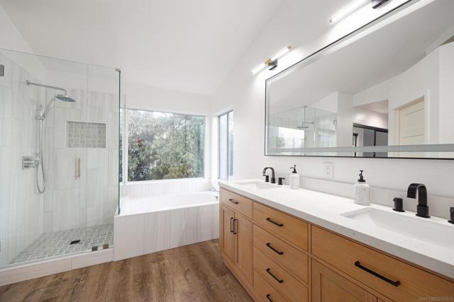 2318 Via Villegas, Carlsbad CA: https://media.crmls.org/mediaz/ca1aef4f-99c7-4a22-af56-e02db25910cc.jpg