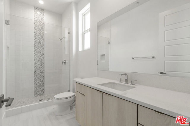 20115 W Galway Lane, Porter Ranch CA: https://media.crmls.org/mediaz/ca1b2d89-e677-4c72-894b-eb44c1d268aa.jpg