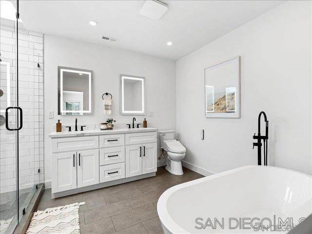 5586 Hamill Ave, San Diego CA: https://media.crmls.org/mediaz/ca1b37fb-946d-4734-8a70-31828e926963.jpg
