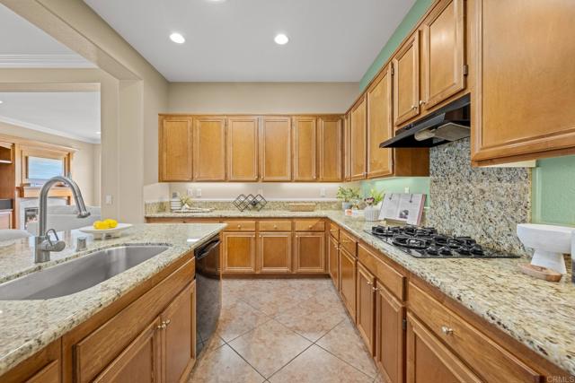 Detail Gallery Image 13 of 42 For 1452 S Creekside Dr, Chula Vista,  CA 91915 - 3 Beds | 2/1 Baths