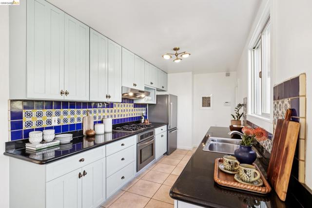 1136 Marin Ave, Albany CA: https://media.crmls.org/mediaz/ca1be207-50a1-4893-a75b-6b0c23e02584.jpg