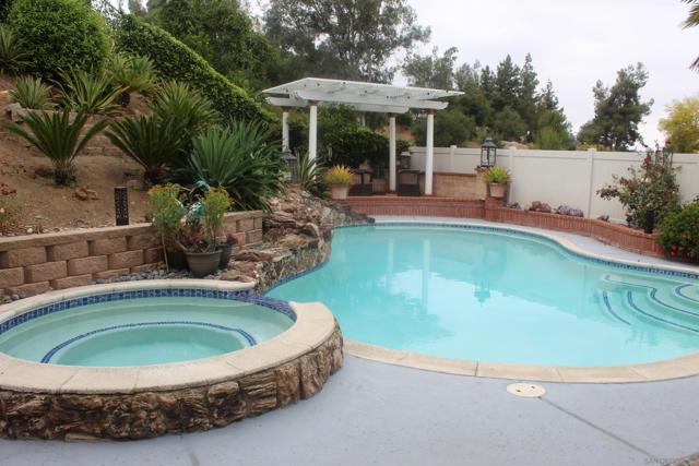 2084 Wind River Road, El Cajon CA: https://media.crmls.org/mediaz/ca1c94ce-9495-4035-8438-6862342655f3.jpg