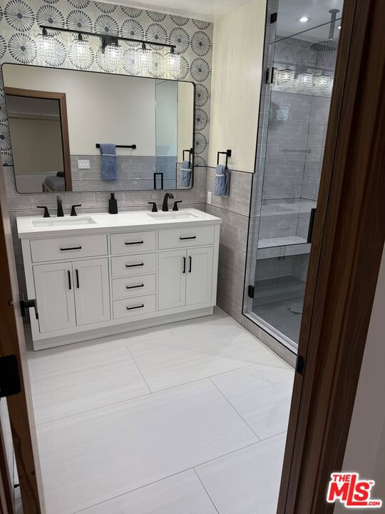 7627 Encino Avenue, Northridge CA: https://media.crmls.org/mediaz/ca1c991c-1ef8-43f9-b79c-51afcd43aa51.jpg