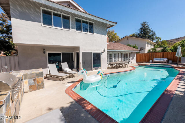 1453 Cheswick Place, Westlake Village CA: https://media.crmls.org/mediaz/ca1cc998-1c69-46ab-896e-05ef92507ea3.jpg