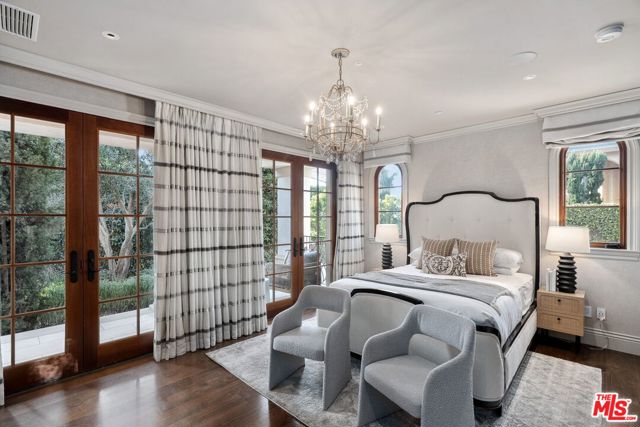 6882 Arizona Avenue, Los Angeles CA: https://media.crmls.org/mediaz/ca1d6d04-5e2a-4928-84e9-0835ec475093.jpg