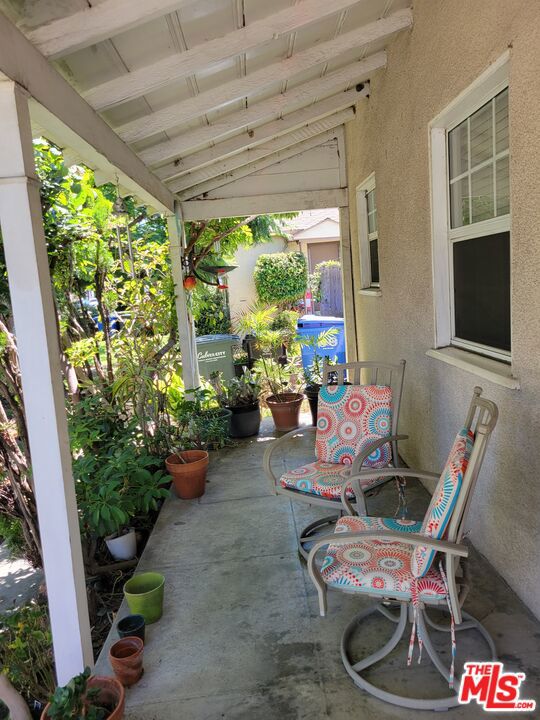 3955 Bentley Avenue, Culver City, California 90232, 2 Bedrooms Bedrooms, ,1 BathroomBathrooms,Single Family Residence,For Sale,Bentley,24429659