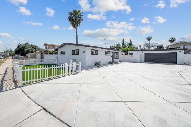 Detail Gallery Image 1 of 1 For 562 Lindsay St, El Cajon,  CA 92020 - 4 Beds | 3 Baths