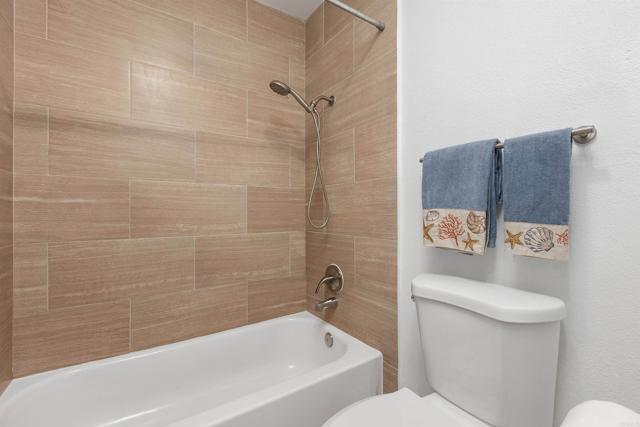 Detail Gallery Image 17 of 42 For 333 Melrose Dr. #F,  Vista,  CA 92083 - 1 Beds | 1 Baths