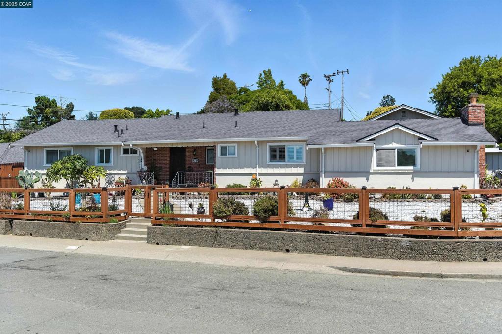 1201 Valle Vista Ave