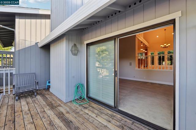 20 Broadmoor St, Moraga CA: https://media.crmls.org/mediaz/ca1e7585-f376-4219-bfeb-8a0170e08bd6.jpg