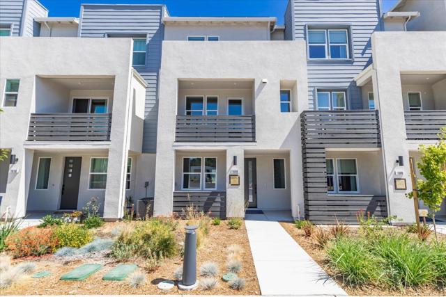 2112 Ivory Terrace, San Ramon CA: https://media.crmls.org/mediaz/ca1e9554-813b-4f87-ba84-5522394ab170.jpg